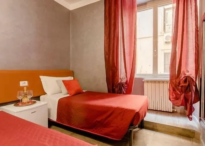 4 Bed Sleeps 8 -ensuite Bathrooms - Tv & Wifi Roma