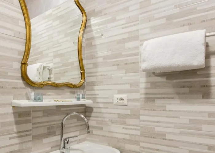 4 Bed Sleeps 8 -ensuite Bathrooms - Tv & Wifi Roma